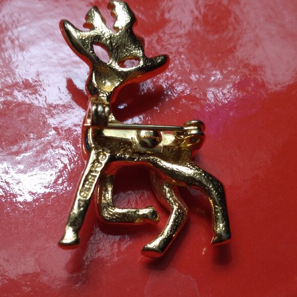 Signature Gerry's Vintage Reindeer with Holly Brooch - Picture 4 of 4
